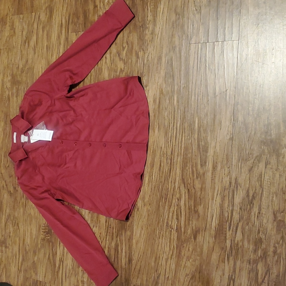 CHICO’s Burgundy Button Down Shirt Size size 4/6 NWT